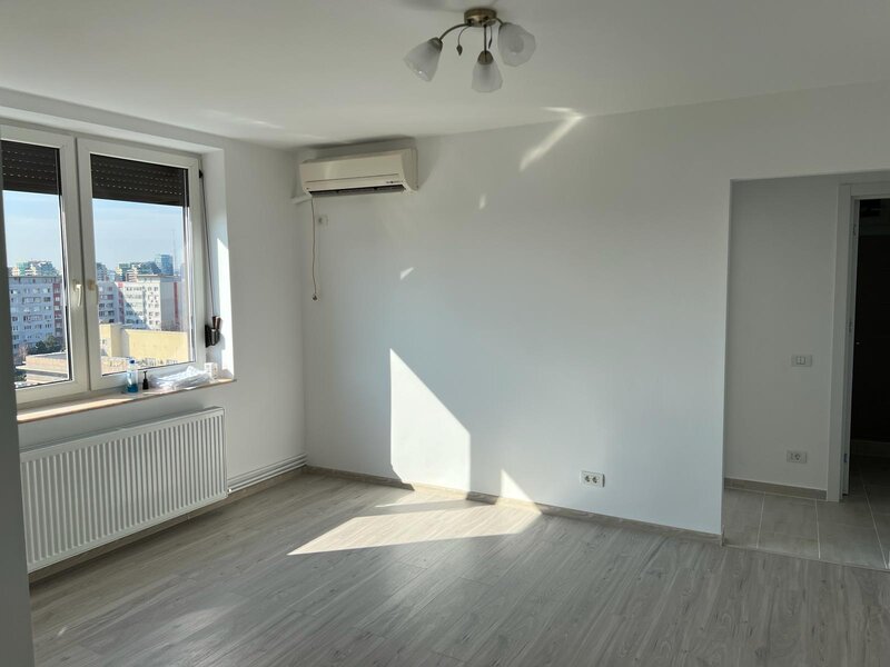 Gara de Nord, apartament 3 camere semidecomandat