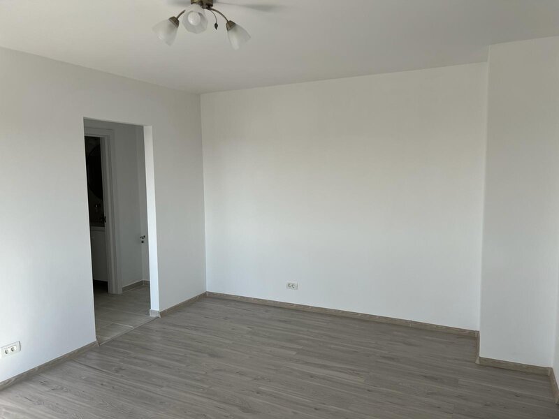 Gara de Nord, apartament 3 camere semidecomandat