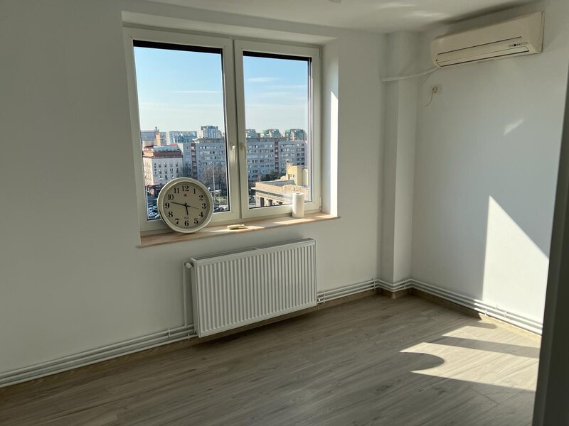 Gara de Nord, apartament 3 camere semidecomandat